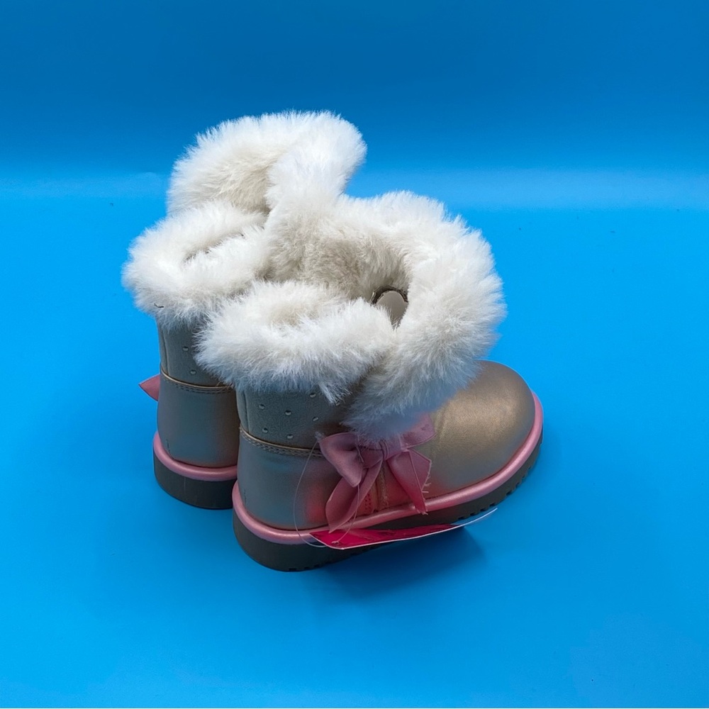 Juicy Couture Rose Gold Snow Boots Size 10C - Picture 2 of 4